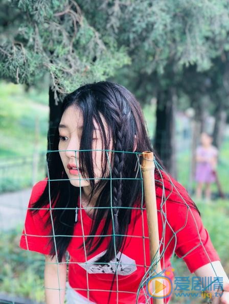 李嘉慧清新写着 李嘉慧高清写真_李嘉慧高清剧照