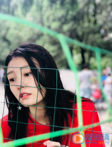 李嘉慧清新写着 李嘉慧高清写真_李嘉慧高清剧照