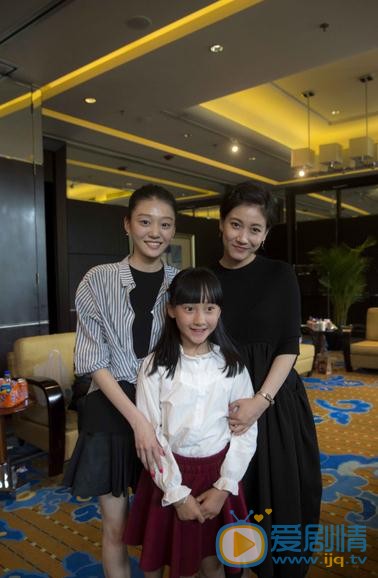 李嘉慧与人合照 李嘉慧高清写真_李嘉慧高清剧照