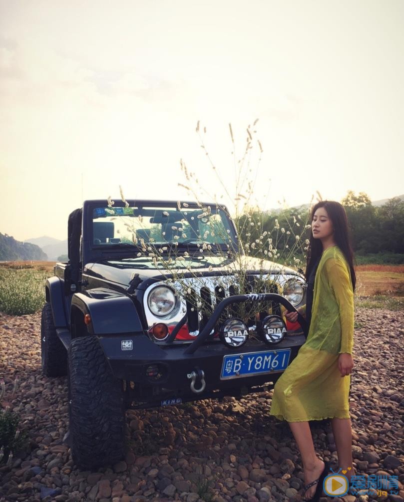 黄莞乔户外写真 黄莞乔高清写真_黄莞乔高清剧照