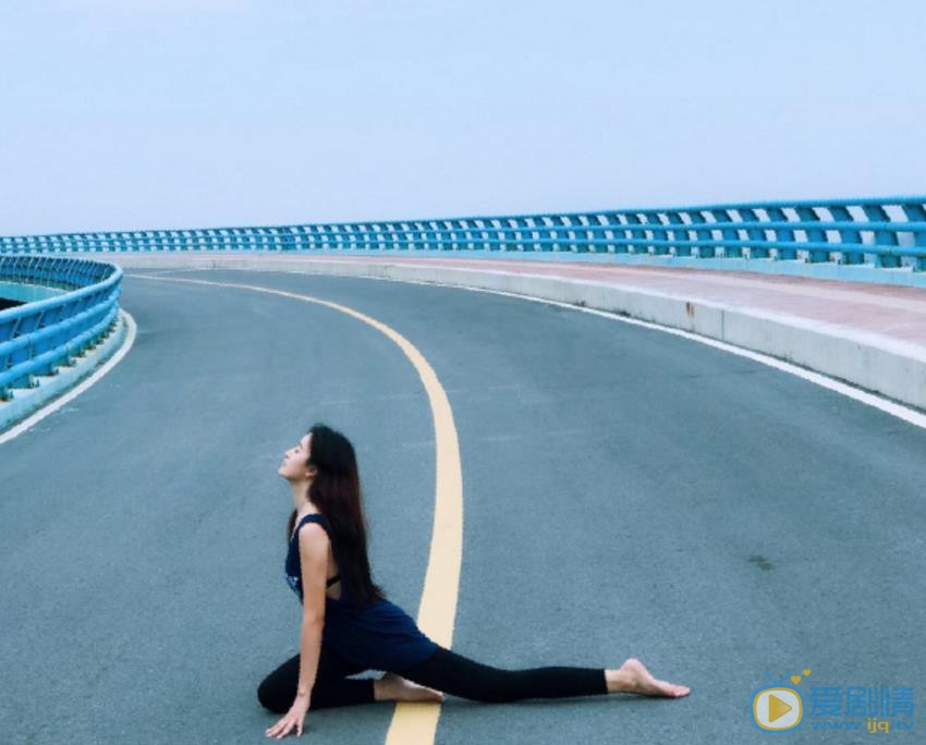 黄莞乔户外写真 黄莞乔高清写真_黄莞乔高清剧照