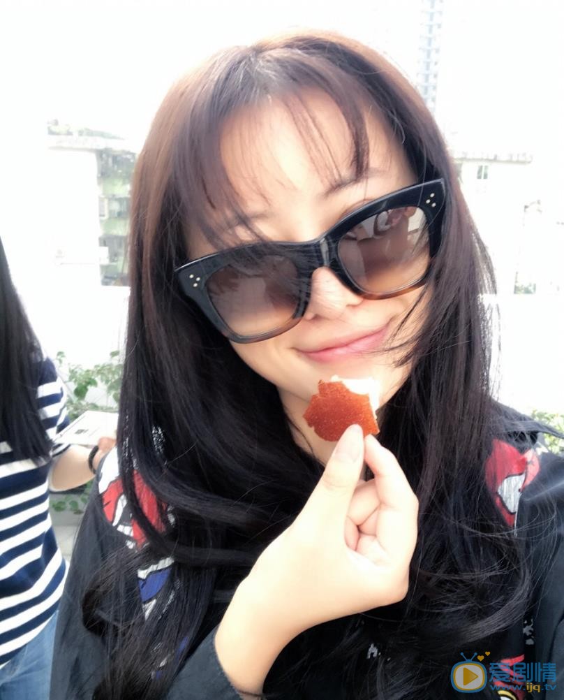 黄莞乔自拍照 黄莞乔高清写真_黄莞乔高清剧照