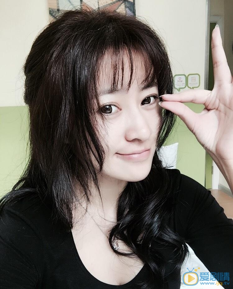 黄莞乔自拍照 黄莞乔高清写真_黄莞乔高清剧照