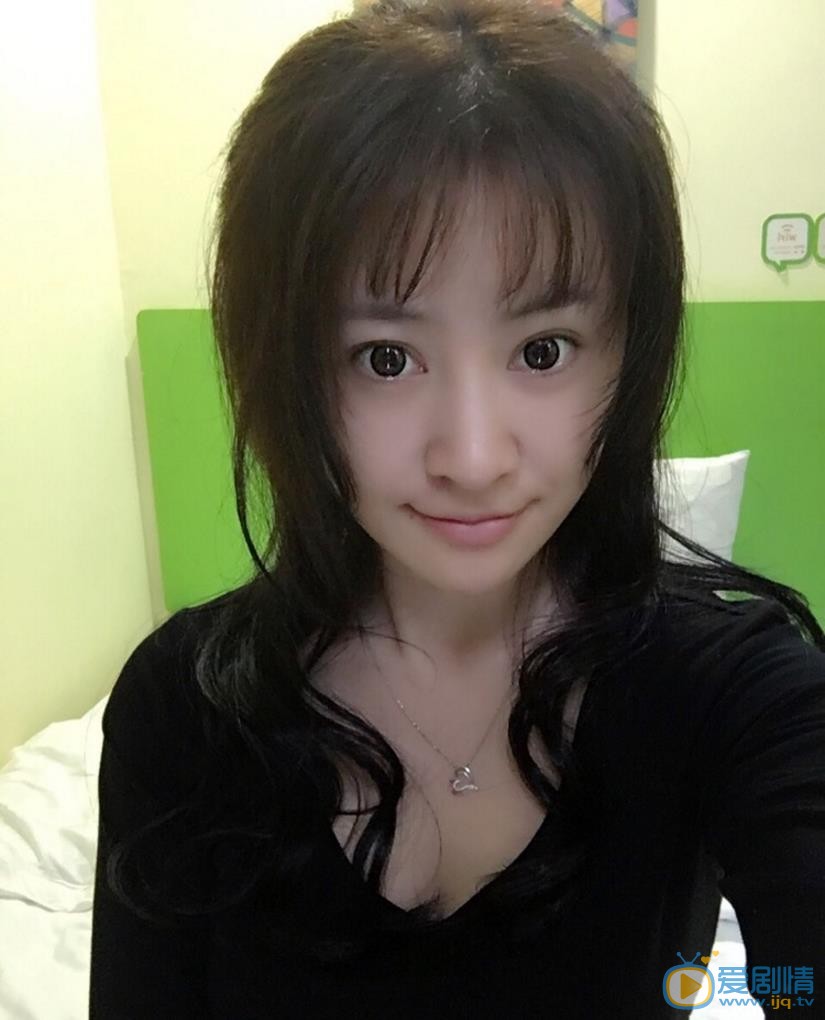 黄莞乔自拍照 黄莞乔高清写真_黄莞乔高清剧照