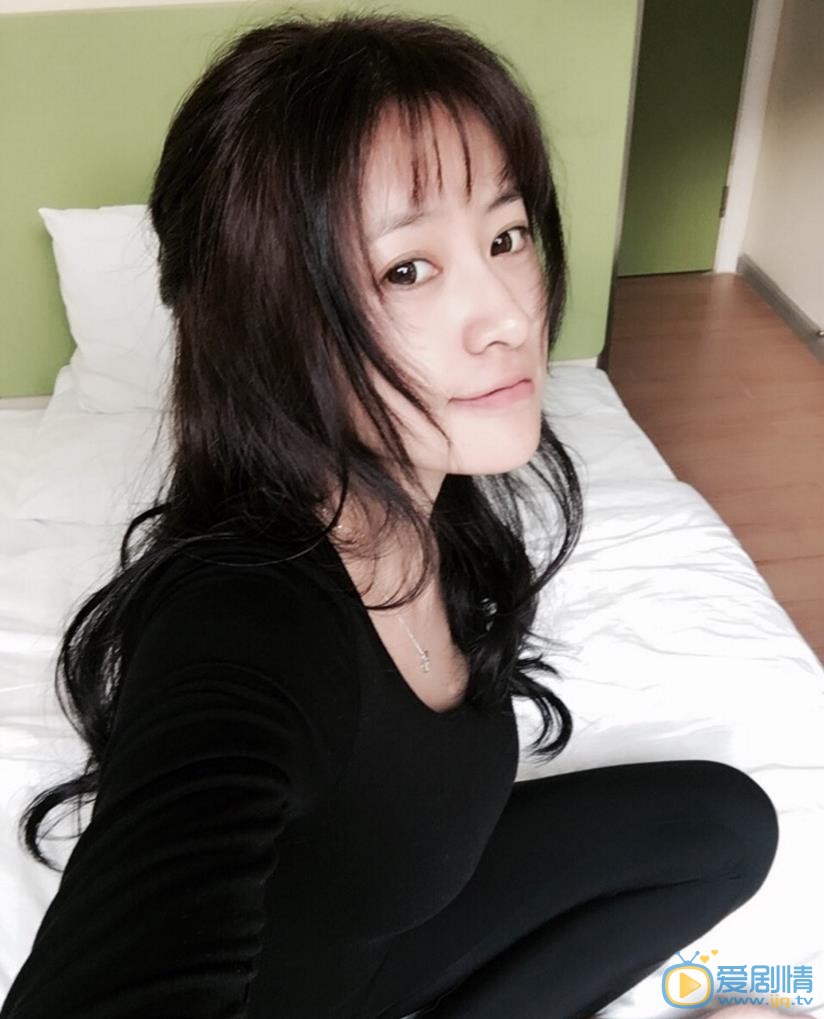 黄莞乔自拍照 黄莞乔高清写真_黄莞乔高清剧照