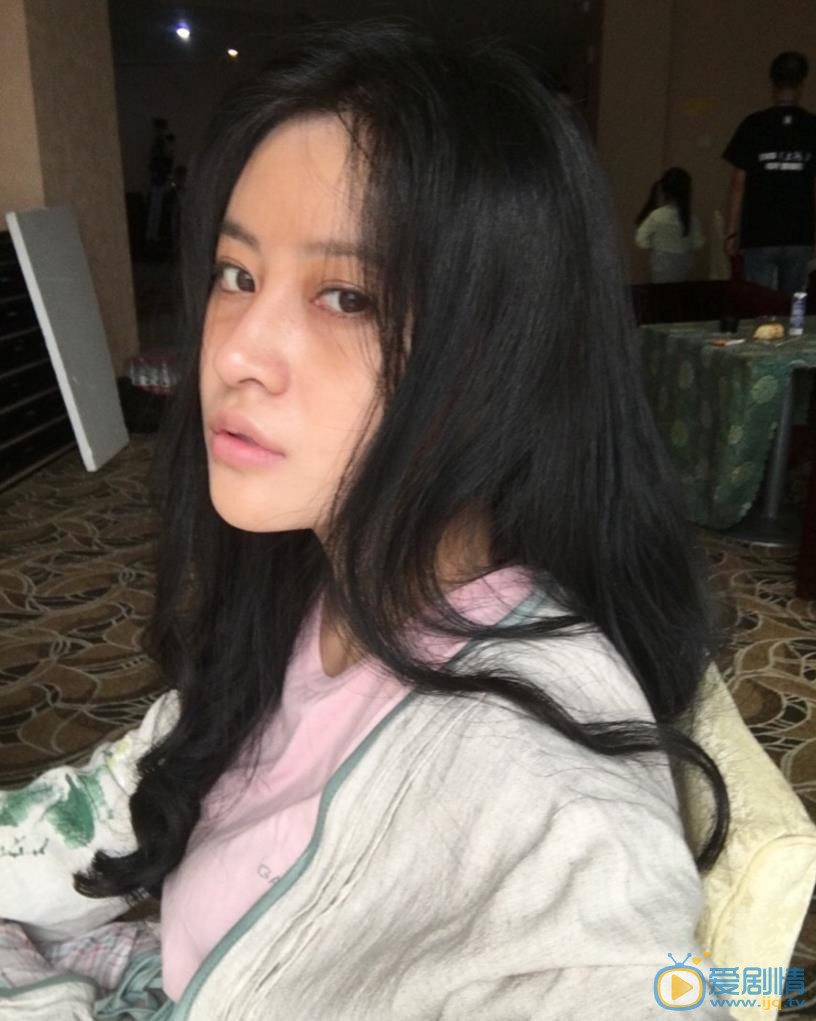 黄莞乔自拍照 黄莞乔高清写真_黄莞乔高清剧照