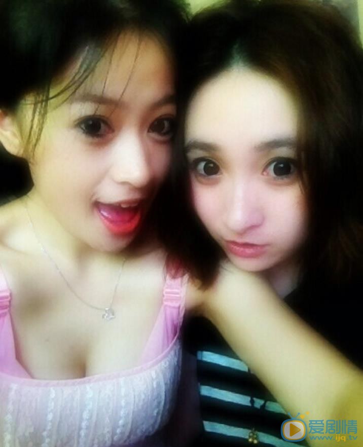 黄莞乔家人合照 黄莞乔高清写真_黄莞乔高清剧照