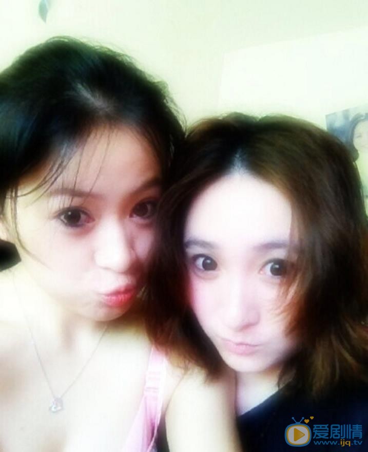 黄莞乔家人合照 黄莞乔高清写真_黄莞乔高清剧照