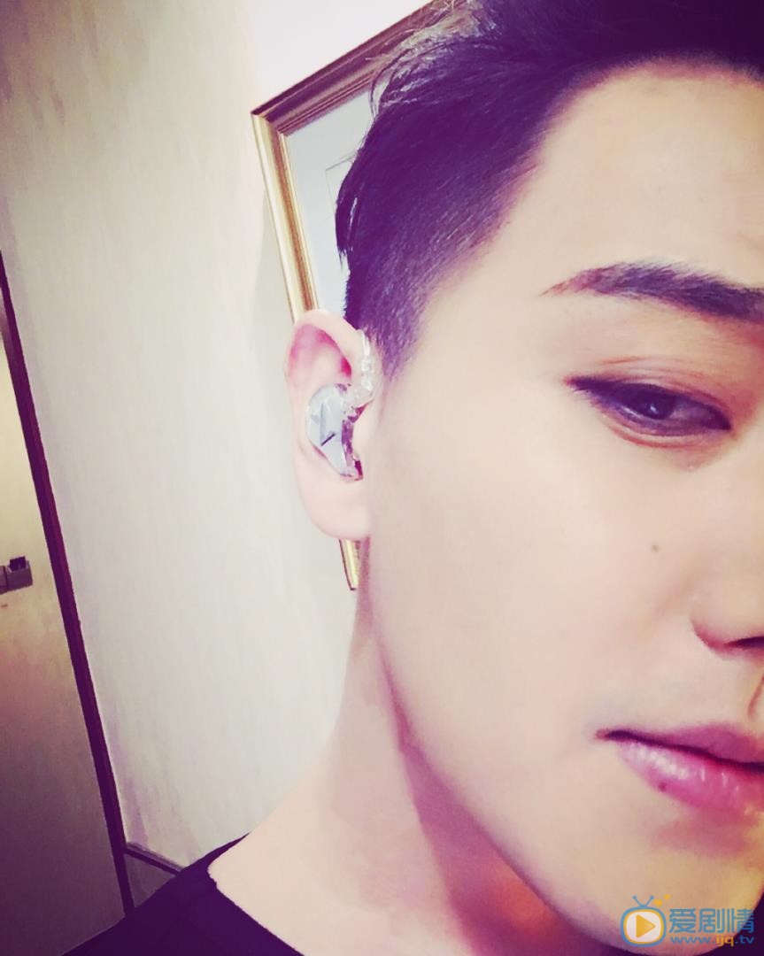 赵泳鑫帅气自拍 赵泳鑫高清写真_赵泳鑫高清剧照