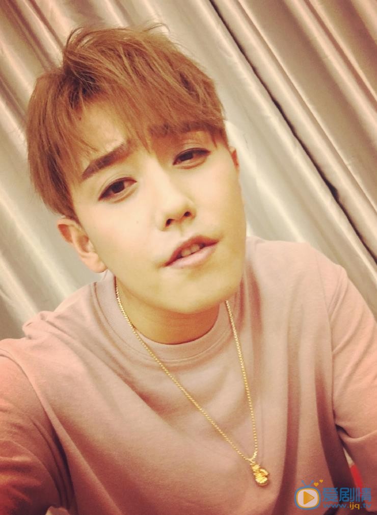 赵泳鑫帅气自拍 赵泳鑫高清写真_赵泳鑫高清剧照