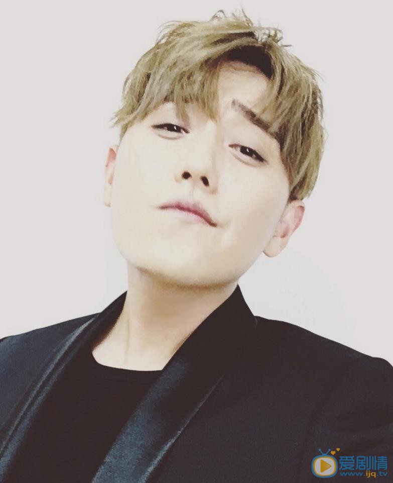 赵泳鑫帅气自拍 赵泳鑫高清写真_赵泳鑫高清剧照