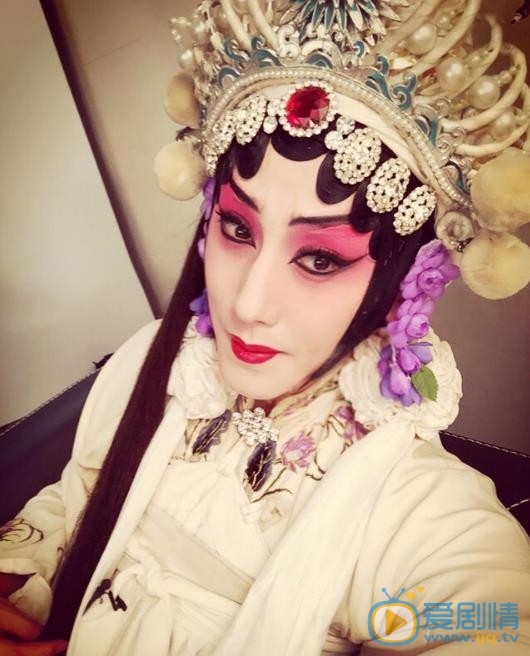 赵泳鑫京剧装扮照 赵泳鑫高清写真_赵泳鑫高清剧照