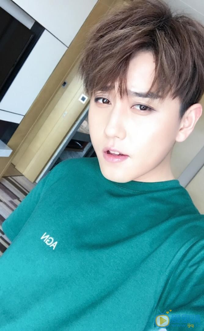 赵泳鑫自拍照 赵泳鑫高清写真_赵泳鑫高清剧照