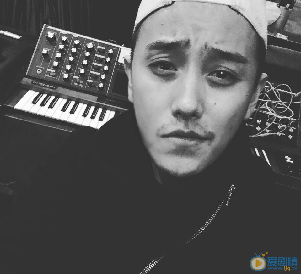 赵泳鑫自拍照 赵泳鑫高清写真_赵泳鑫高清剧照