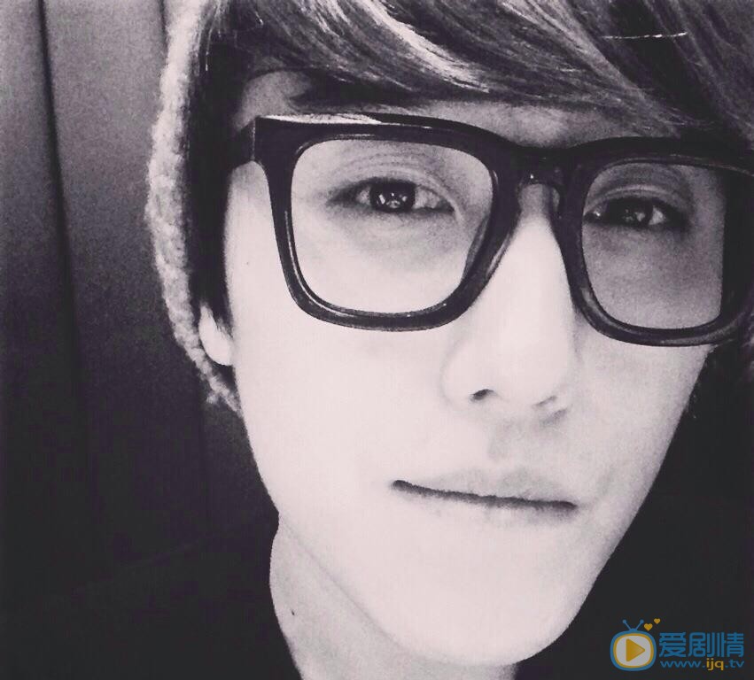 赵泳鑫自拍照 赵泳鑫高清写真_赵泳鑫高清剧照