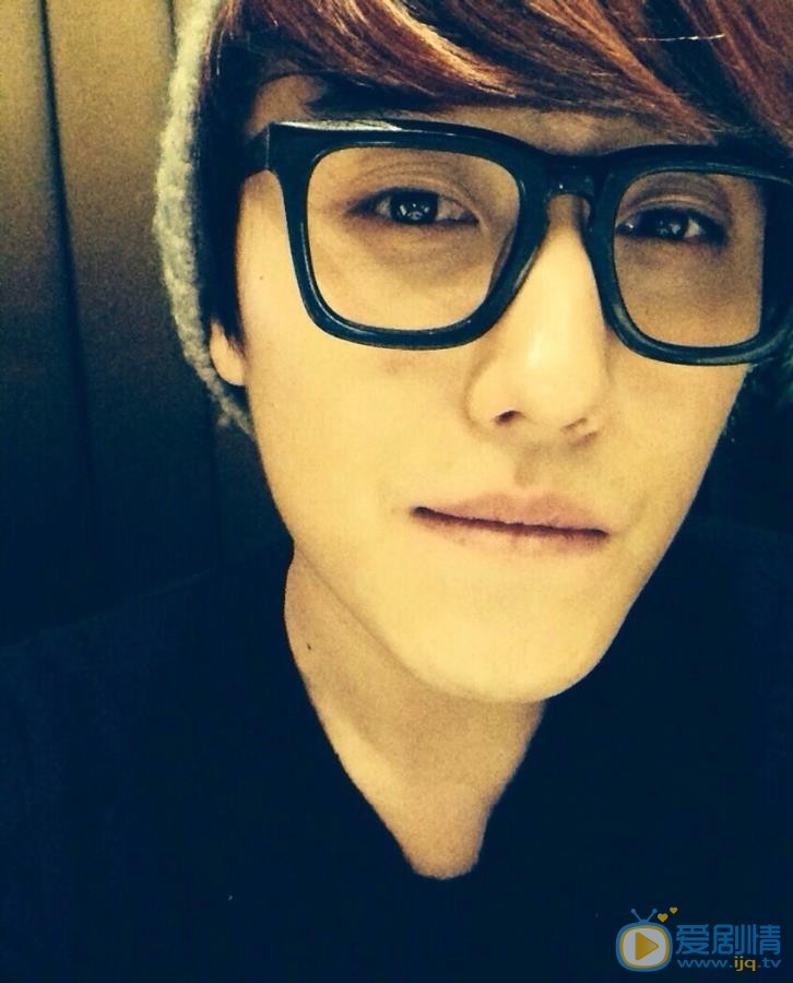 赵泳鑫自拍照 赵泳鑫高清写真_赵泳鑫高清剧照