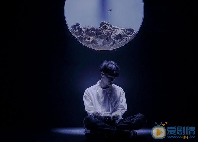 陈鹤一海底世界写真 陈鹤一高清写真_陈鹤一高清剧照