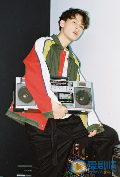 陈鹤一街拍写真 陈鹤一高清写真_陈鹤一高清剧照