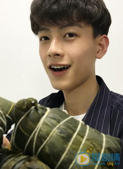 陈鹤一生活照 陈鹤一高清写真_陈鹤一高清剧照