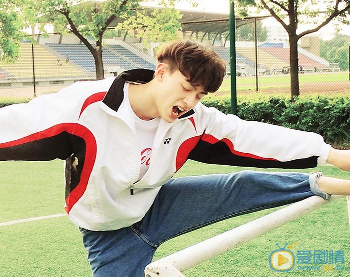 陈鹤一校园写真 陈鹤一高清写真_陈鹤一高清剧照
