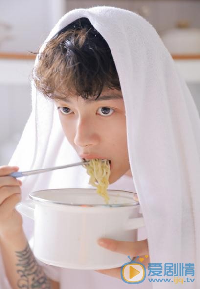 陈鹤一慵懒写真 陈鹤一高清写真_陈鹤一高清剧照
