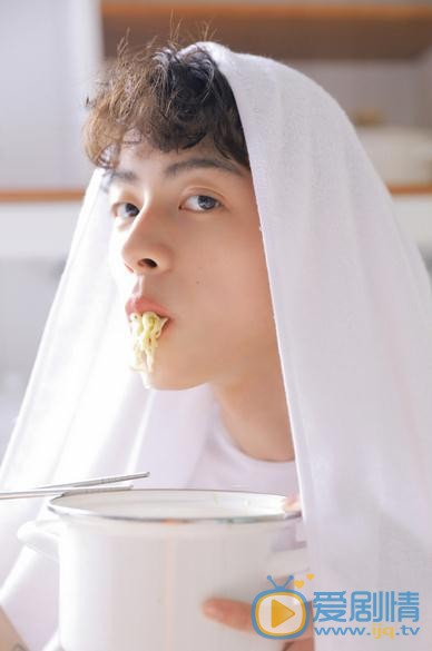 陈鹤一慵懒写真 陈鹤一高清写真_陈鹤一高清剧照