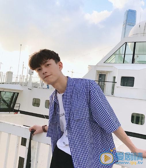 陈鹤一街拍写真 陈鹤一高清写真_陈鹤一高清剧照
