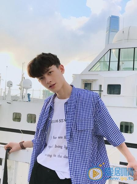 陈鹤一街拍写真 陈鹤一高清写真_陈鹤一高清剧照