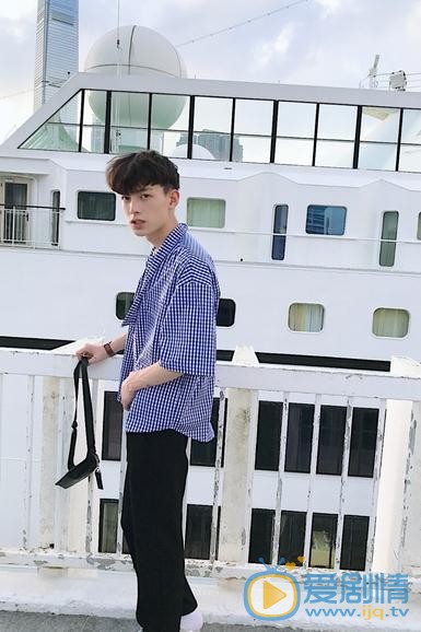 陈鹤一街拍写真 陈鹤一高清写真_陈鹤一高清剧照