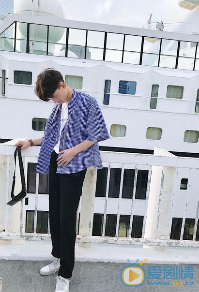 陈鹤一街拍写真 陈鹤一高清写真_陈鹤一高清剧照