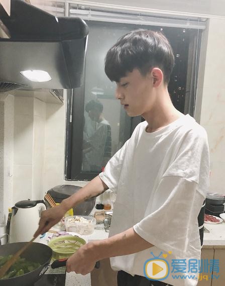 陈鹤一生活照 陈鹤一高清写真_陈鹤一高清剧照