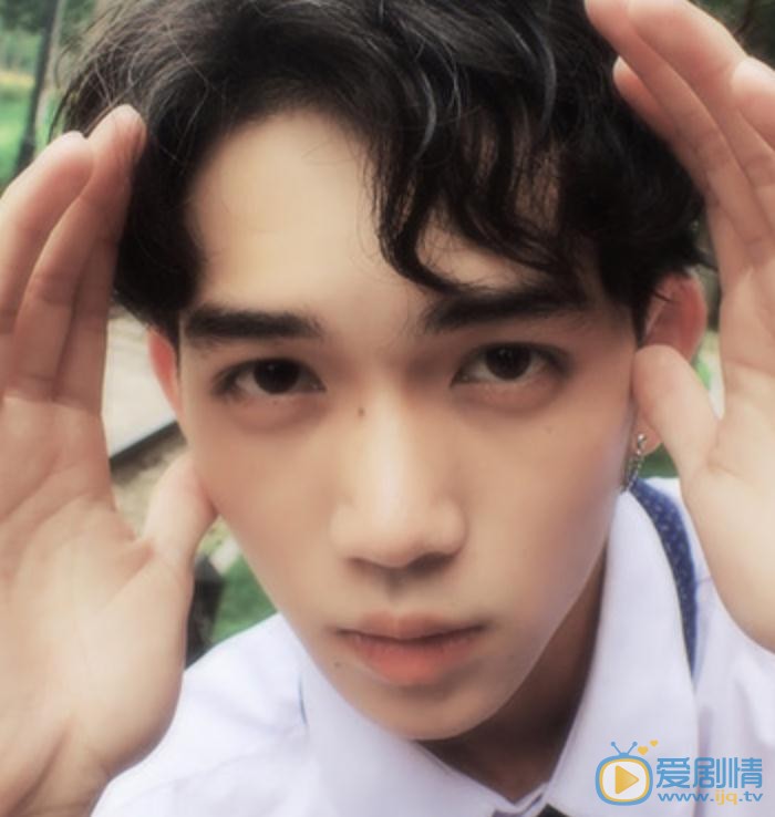 叶河林制服写真 叶河林高清写真_叶河林高清剧照