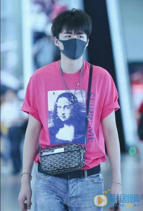 刘宇宁机场路透照 刘宇宁高清写真_刘宇宁高清剧照