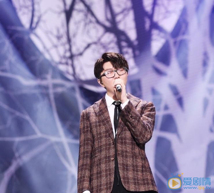 毛不易演唱会照 毛不易高清写真_毛不易高清剧照
