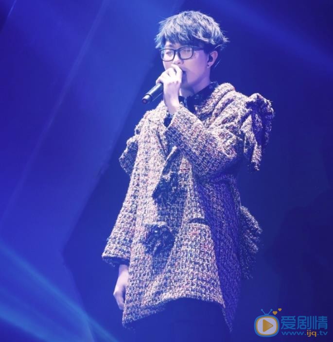 毛不易演唱会照 毛不易高清写真_毛不易高清剧照