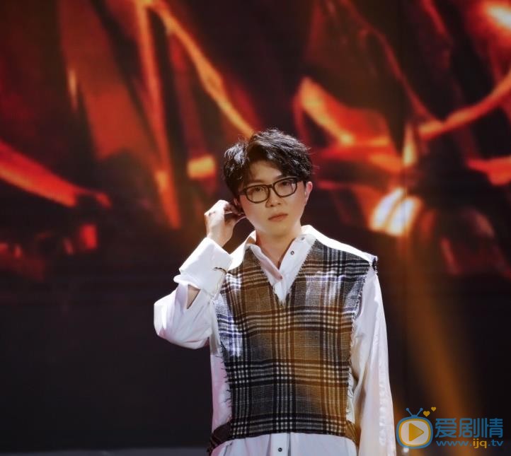 毛不易演唱会照 毛不易高清写真_毛不易高清剧照
