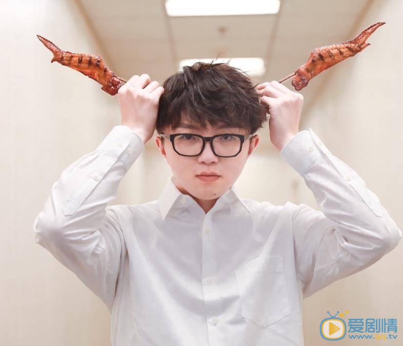 毛不易广告代言照 毛不易高清写真_毛不易高清剧照