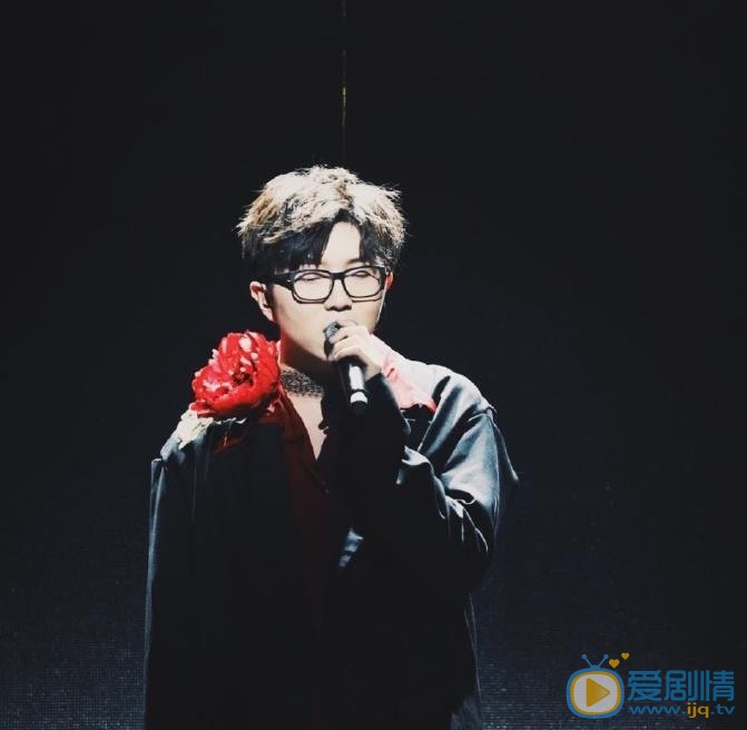 毛不易演唱会照 毛不易高清写真_毛不易高清剧照