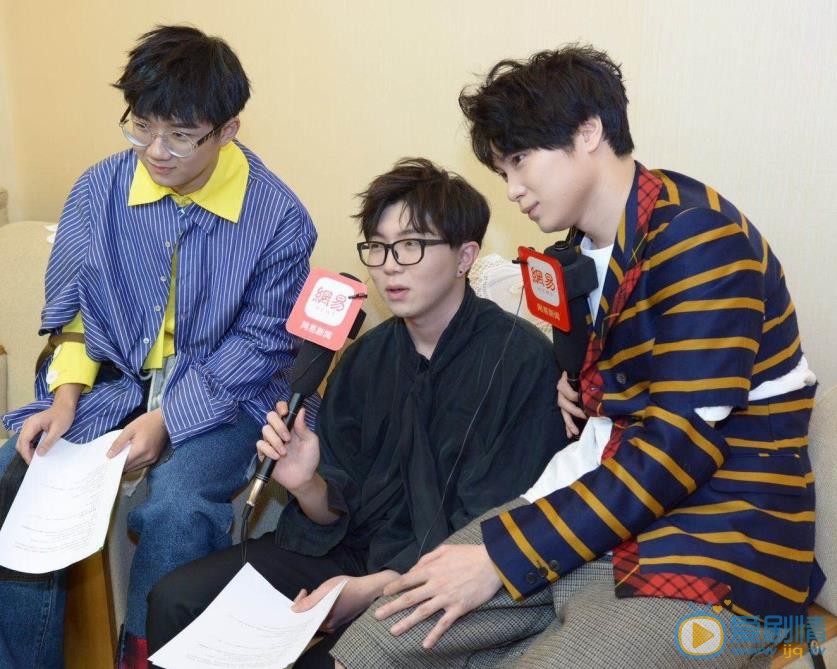 毛不易与他人合照 毛不易高清写真_毛不易高清剧照