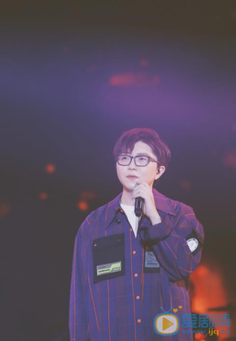 毛不易珠海沙滩音乐节照 毛不易高清写真_毛不易高清剧照