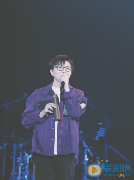 毛不易珠海沙滩音乐节照 毛不易高清写真_毛不易高清剧照