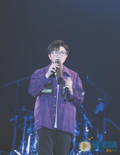 毛不易珠海沙滩音乐节照 毛不易高清写真_毛不易高清剧照