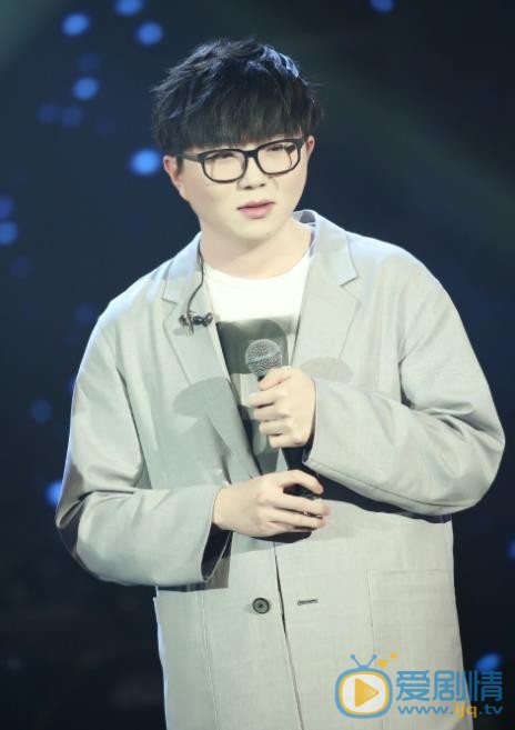 毛不易演唱会照 毛不易高清写真_毛不易高清剧照