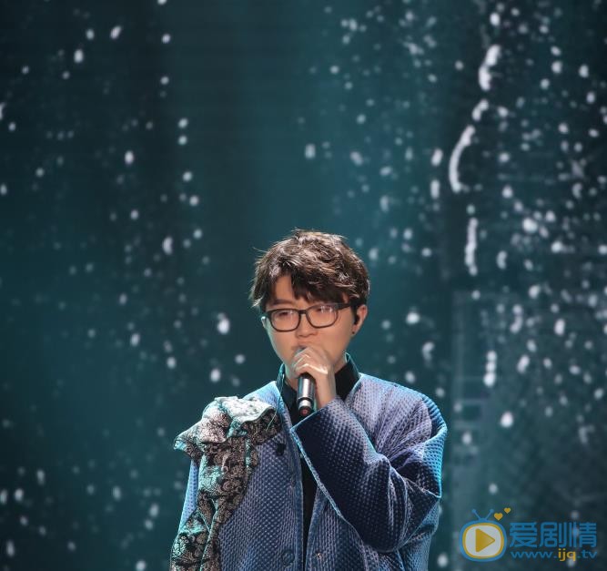 毛不易演唱会照 毛不易高清写真_毛不易高清剧照