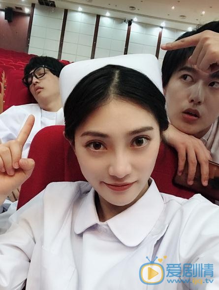 李则慧与人合照 李则慧高清写真_李则慧高清剧照