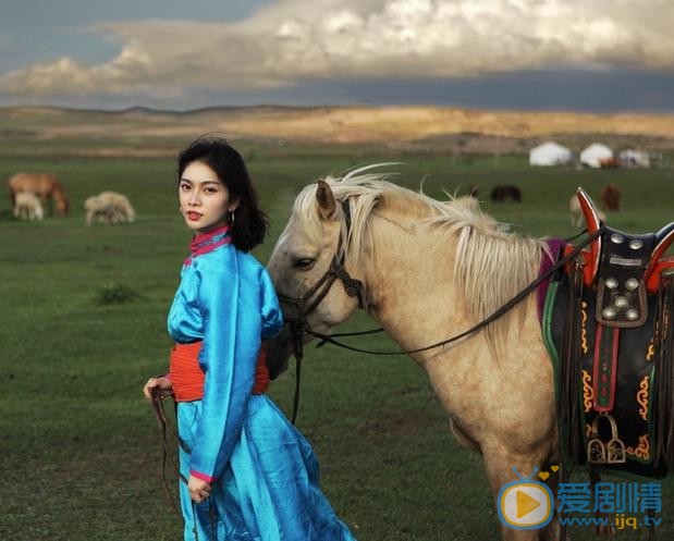 李则慧草原写真 李则慧高清写真_李则慧高清剧照