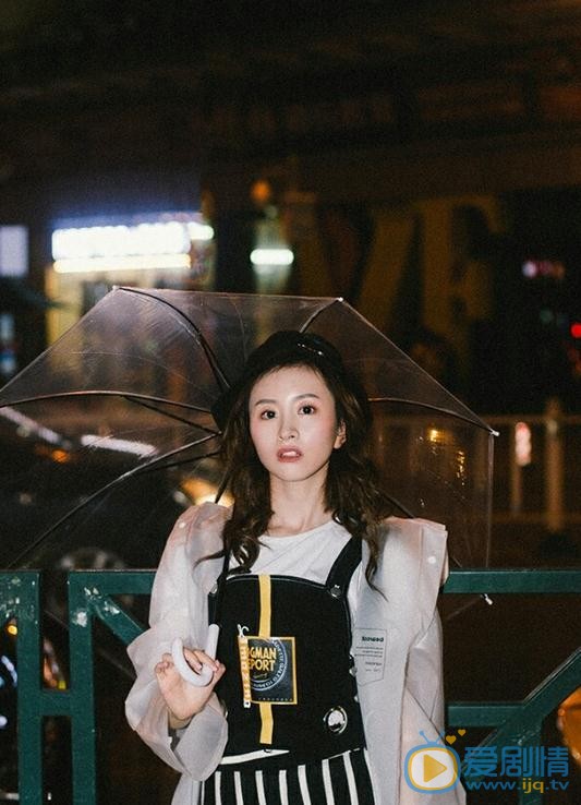叶斯琦夜色写真 叶斯琦高清写真_叶斯琦高清剧照