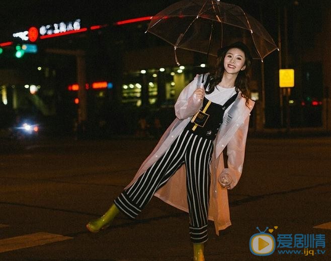 叶斯琦夜色写真 叶斯琦高清写真_叶斯琦高清剧照