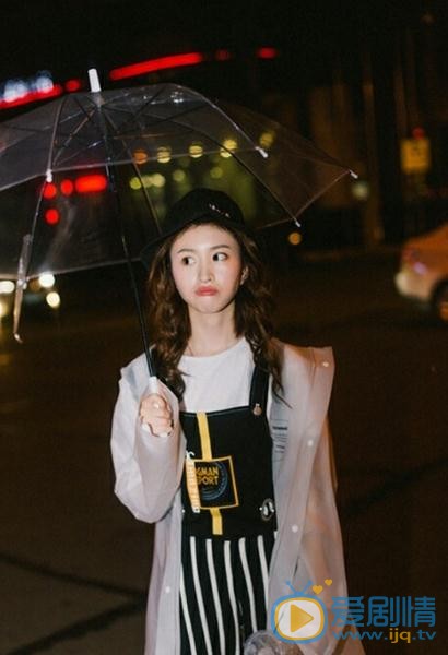 叶斯琦夜色写真 叶斯琦高清写真_叶斯琦高清剧照