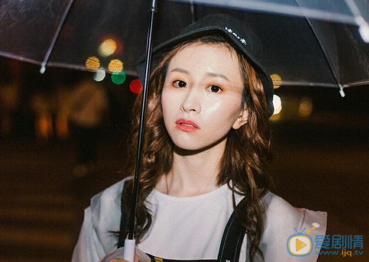 叶斯琦夜色写真 叶斯琦高清写真_叶斯琦高清剧照